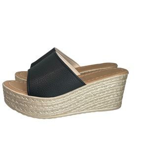 Platform Sandals‌‌‌‌‌‌‌‌‌‌‌‌‌‌‌‌‌‌‌‌‌‌‌‌‌‌‌‌‌‌‌